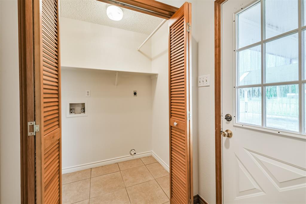 633 County Road 2222, Cleveland, Texas image 20