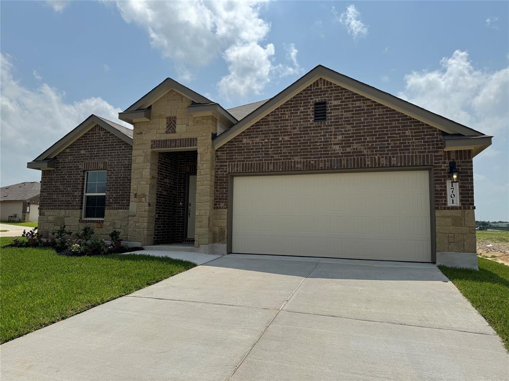 1701 Grimes Drive, Brenham, Texas image 2