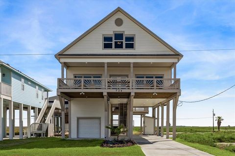 Homes For Sale - 738 Dolphin Drive<br/> Freeport, TX 77541