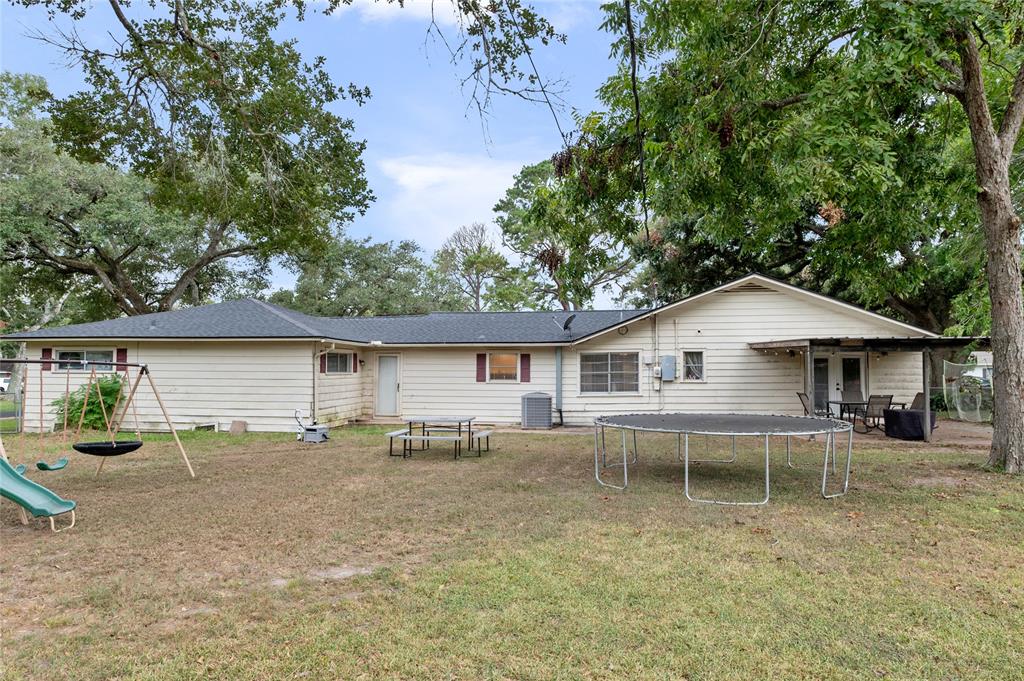 702 Avenue J, El Campo, Texas image 23