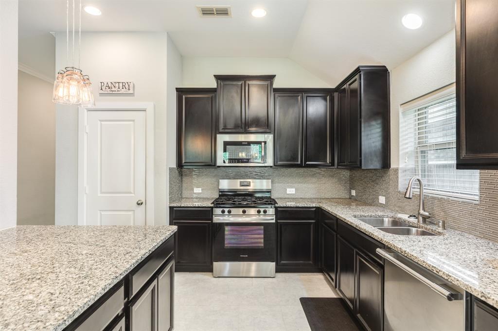 9534 Ocean Drive, Iowa Colony, Texas image 10