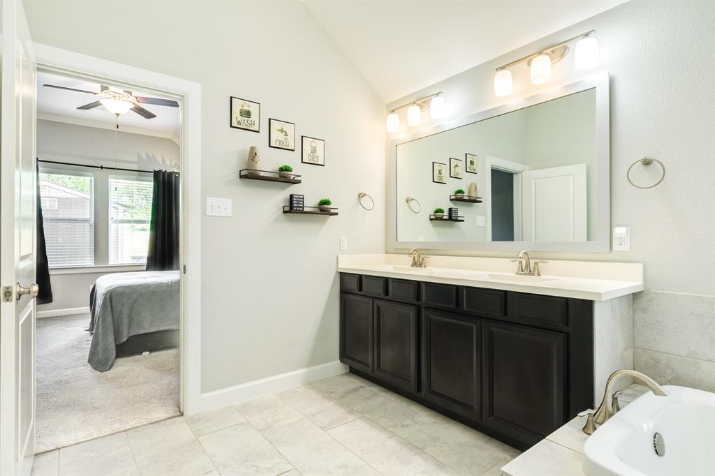 9534 Ocean Drive, Iowa Colony, Texas image 25
