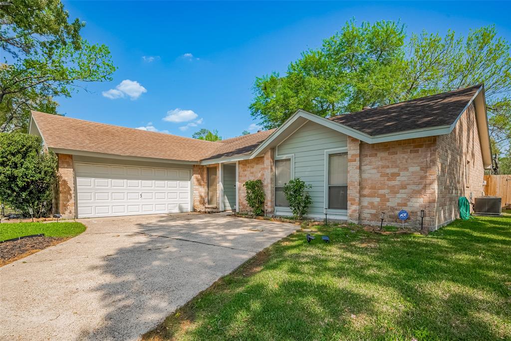 2910 Laurel Fork Drive, Kingwood, Texas image 1