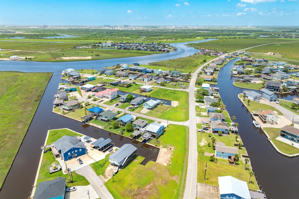 Admiral Lane, Freeport, Texas image 6