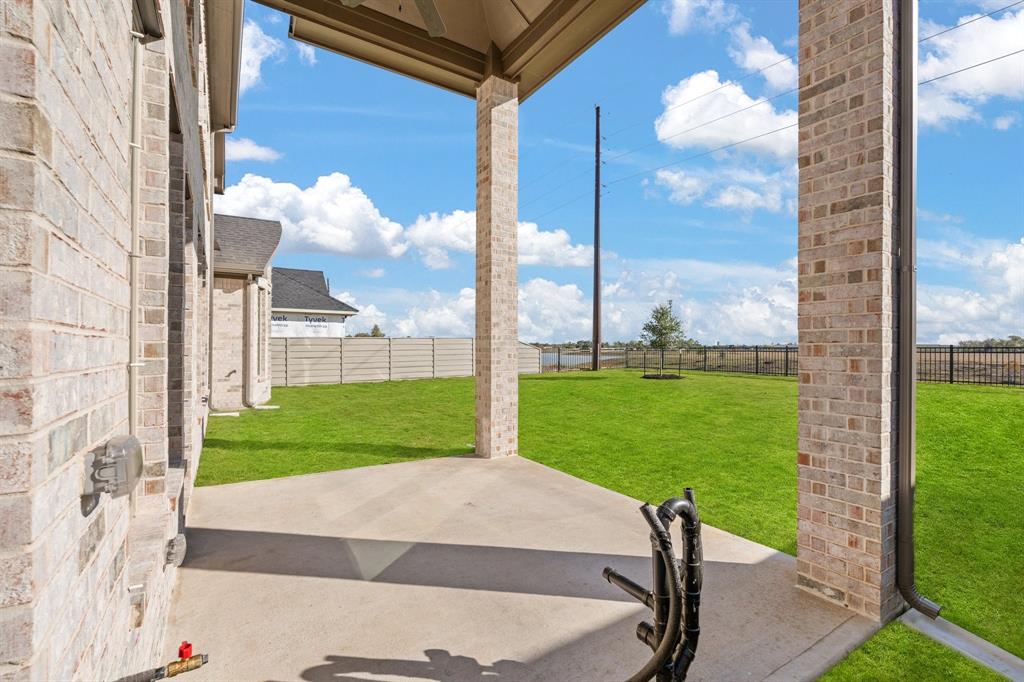 2718 Papaw Valley Way, Manvel, Texas image 27