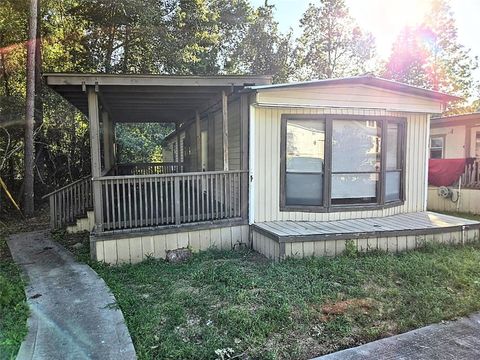 Photo of 858 Queenswood, Montgomery, TX 77316 (MLS # 19485737)