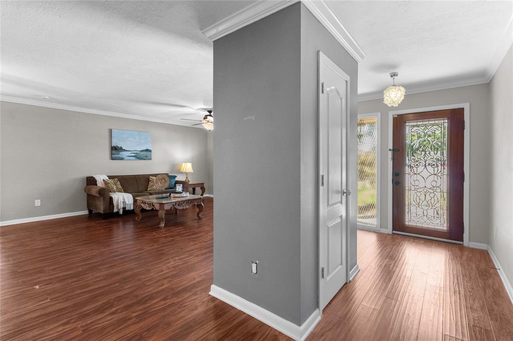 417 Morningside Drive, Friendswood, Texas image 17