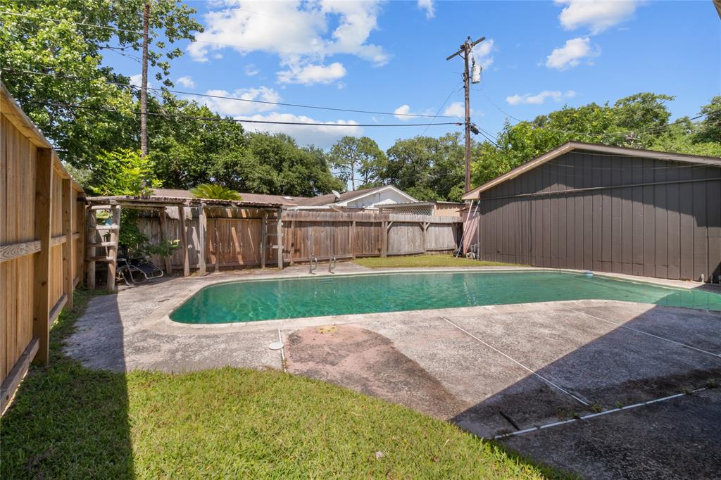 417 Morningside Drive, Friendswood, Texas image 14