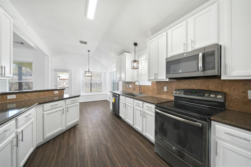 12114 Brightwood Drive, Montgomery, Texas image 6