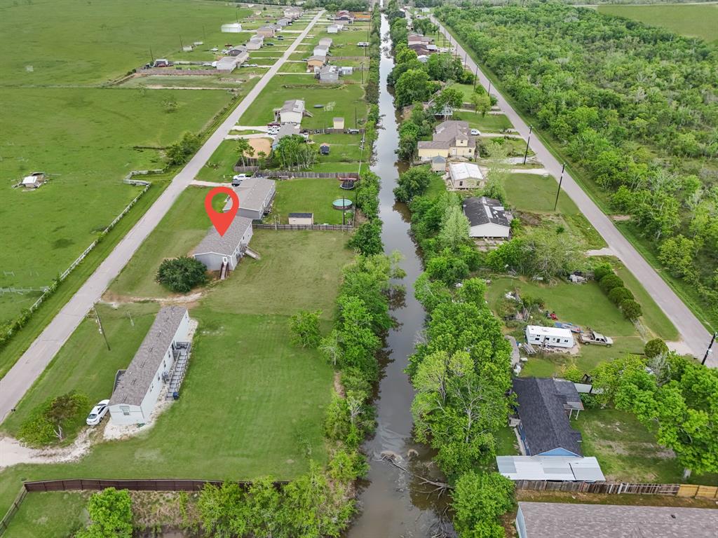 12424 Annette Road, Angleton, Texas image 1