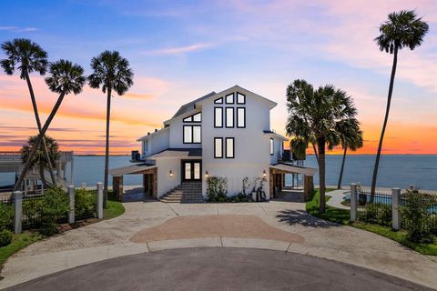 102 Lanai Street Tiki Island TX 77554