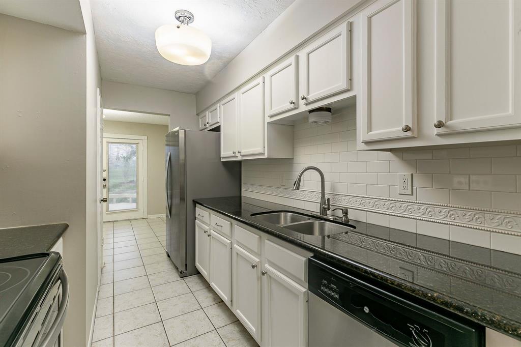 2242 Par Lane, Richmond, Texas image 13