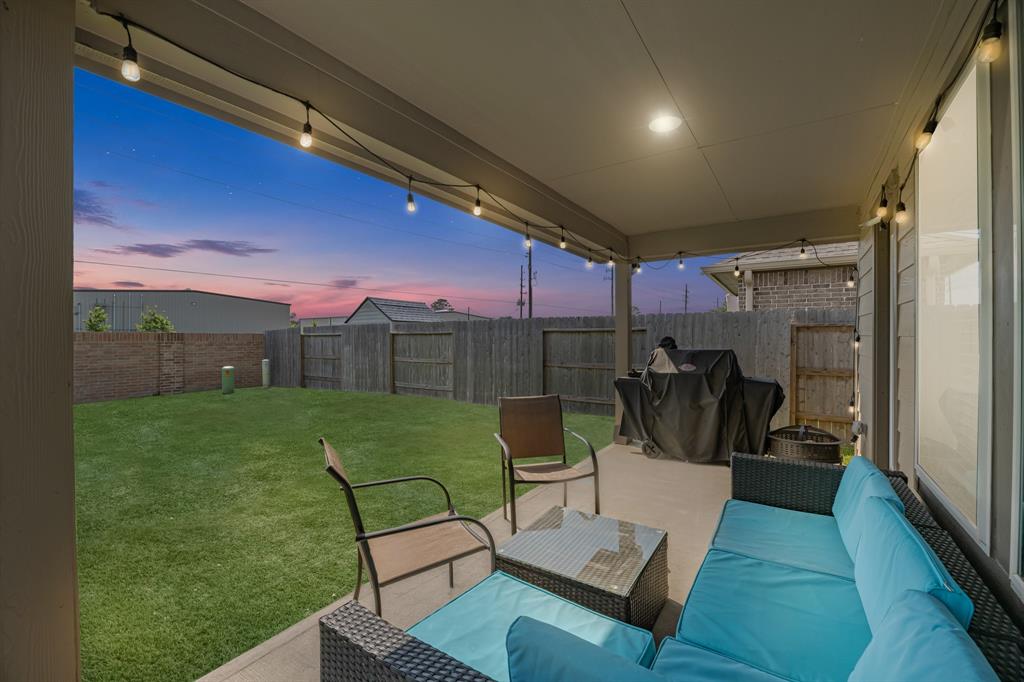 21411 Waldenburg Place, Tomball, Texas image 2