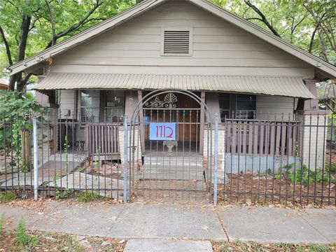 Photo of 1712 Mckee Street, Houston, TX 77009 (MLS # 68934253)