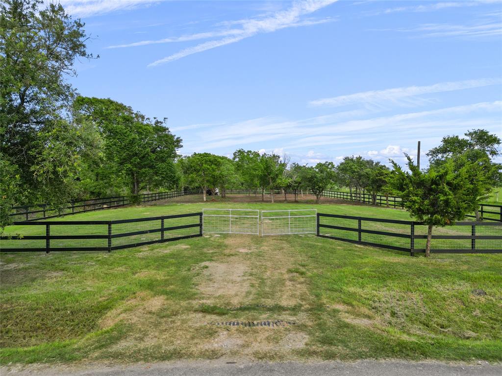 7607 Burns Street, Hitchcock, Texas image 1