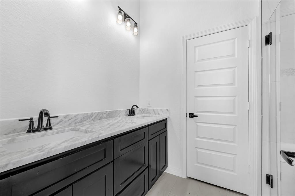 318 Little Spring Court, Anahuac, Texas image 21