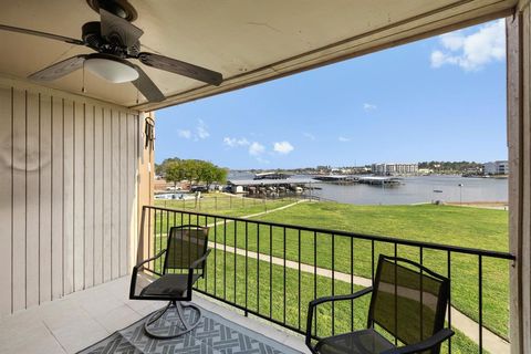 Condominium in Conroe TX 15575 Marina Drive.jpg