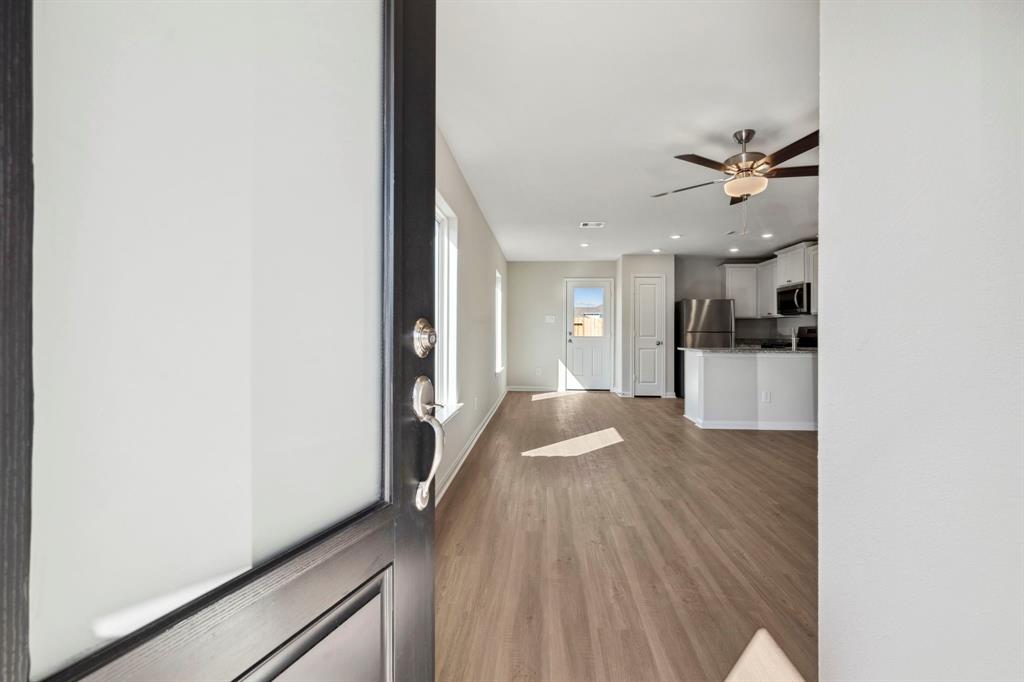 425 Tejas Trail, Waller, Texas image 3