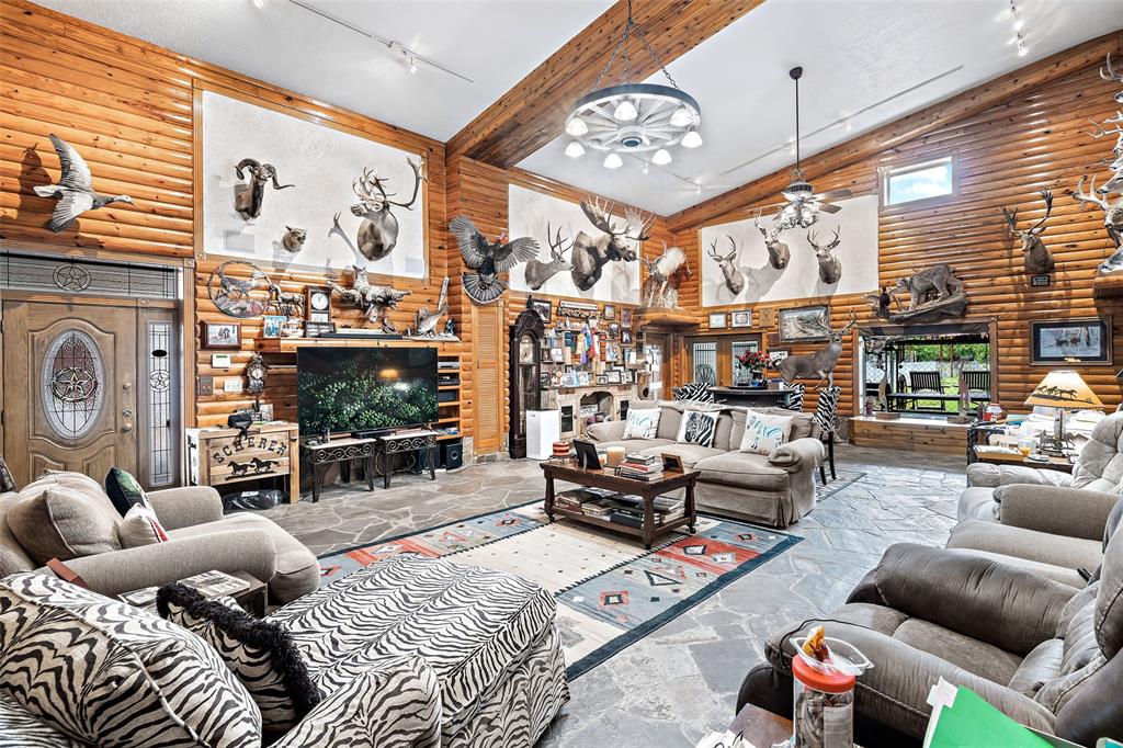 7438 Wright Road