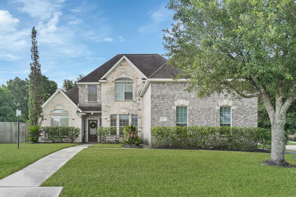 7 Wyndemere Drive