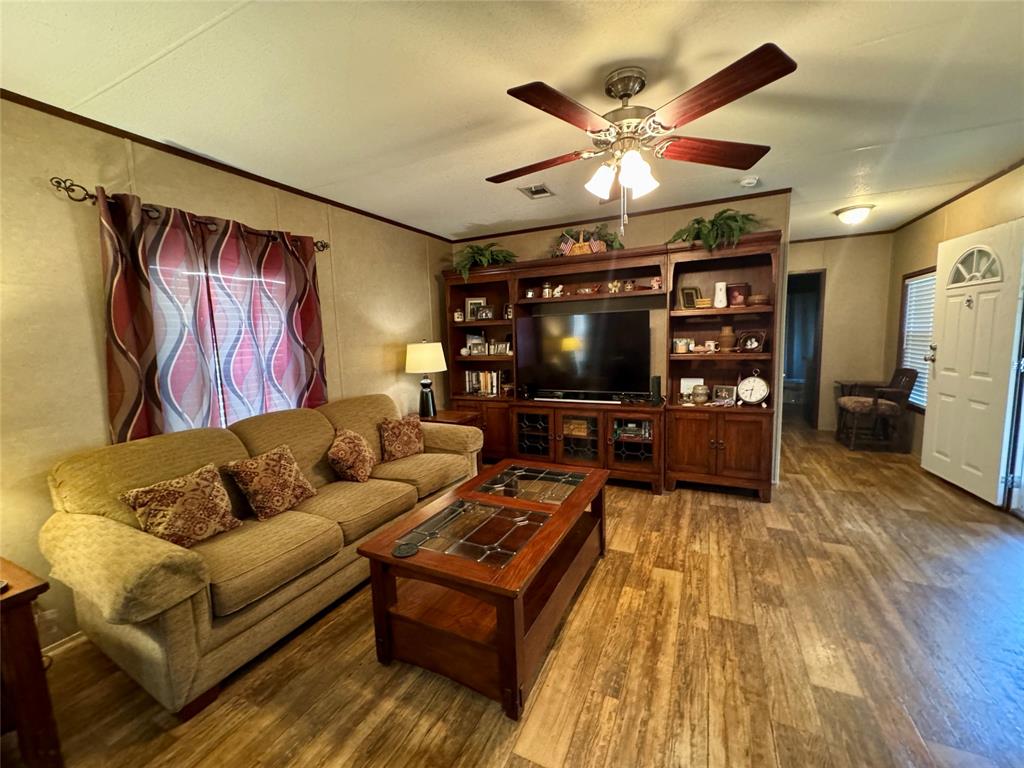 375 Chestnut Bend, Huntsville, Texas image 4