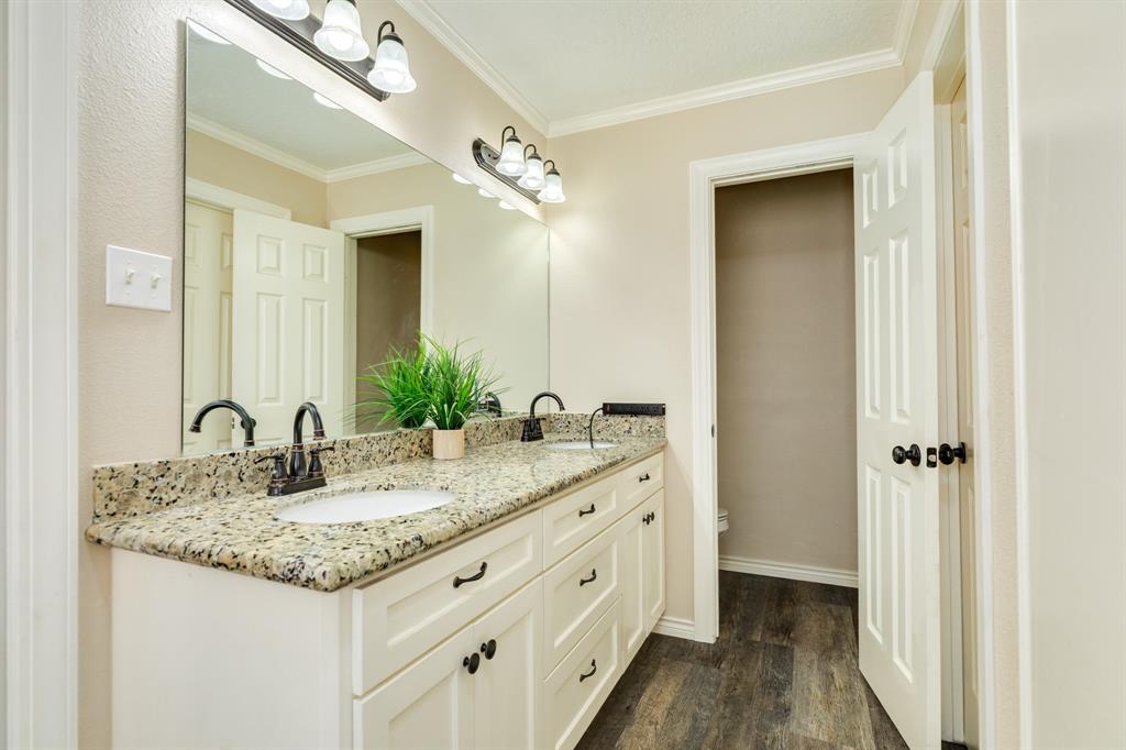 207 Audubon Woods Court, Richwood, Texas image 17