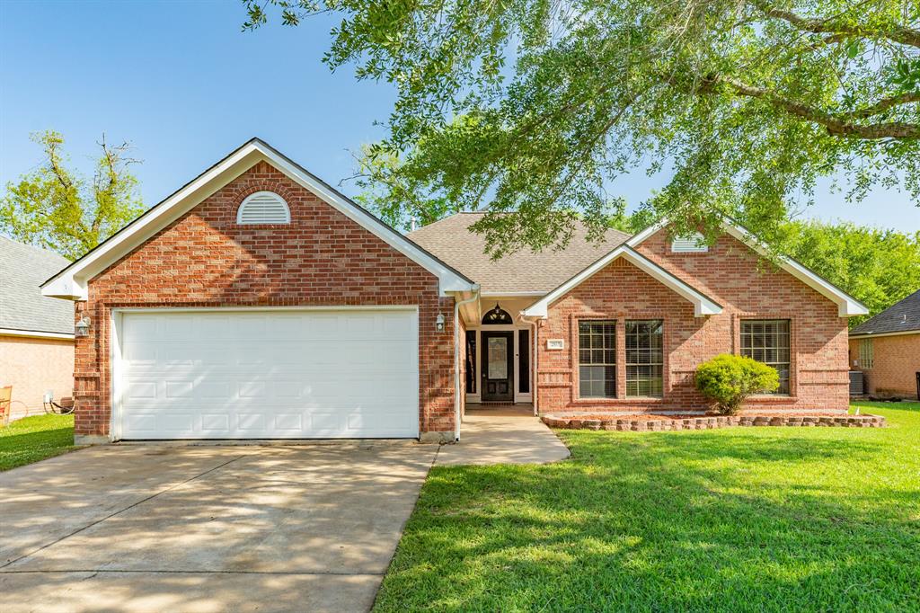 207 Audubon Woods Court, Richwood, Texas image 1