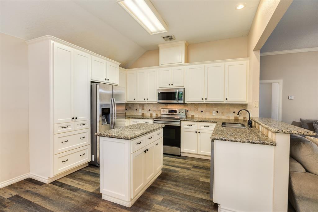 207 Audubon Woods Court, Richwood, Texas image 12