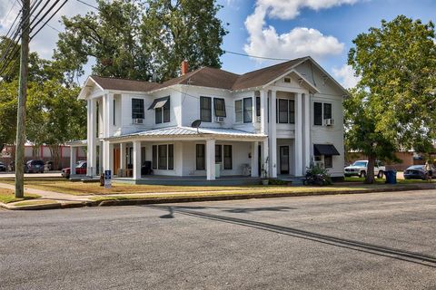 A home in La Grange