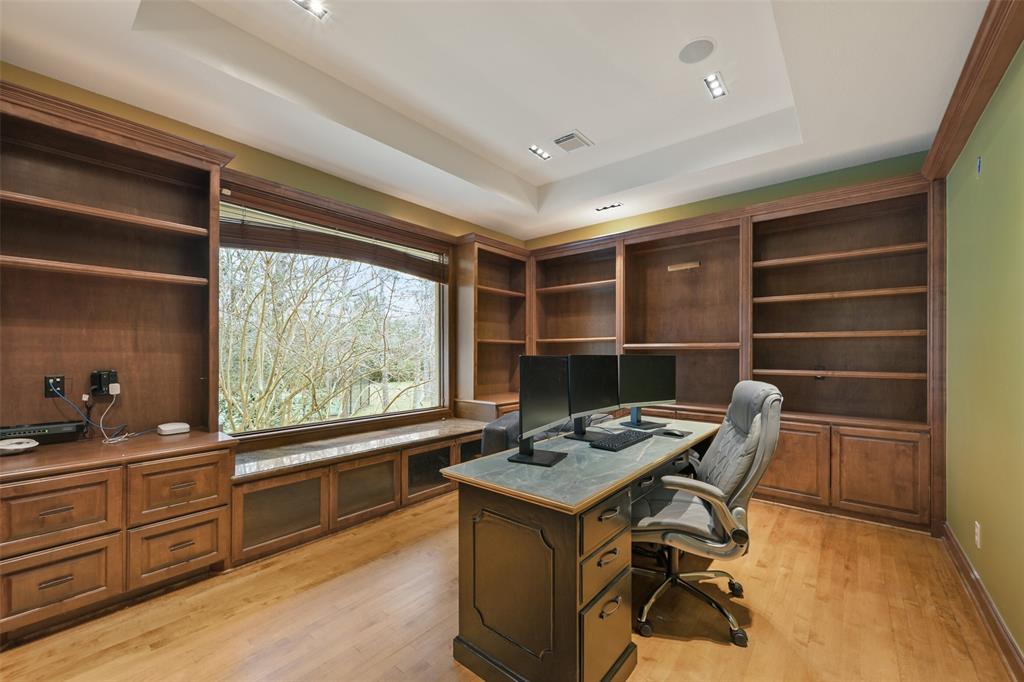 405 W Spreading Oaks Avenue, Friendswood, Texas image 46