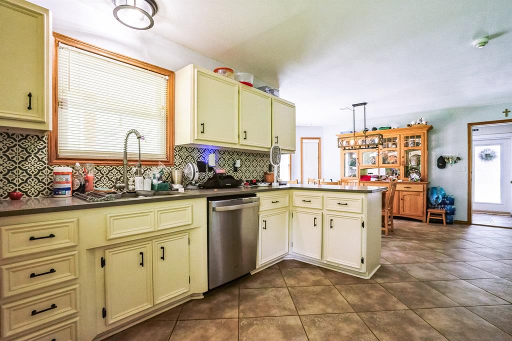 2744 Kelley Road, Livingston, Texas image 6