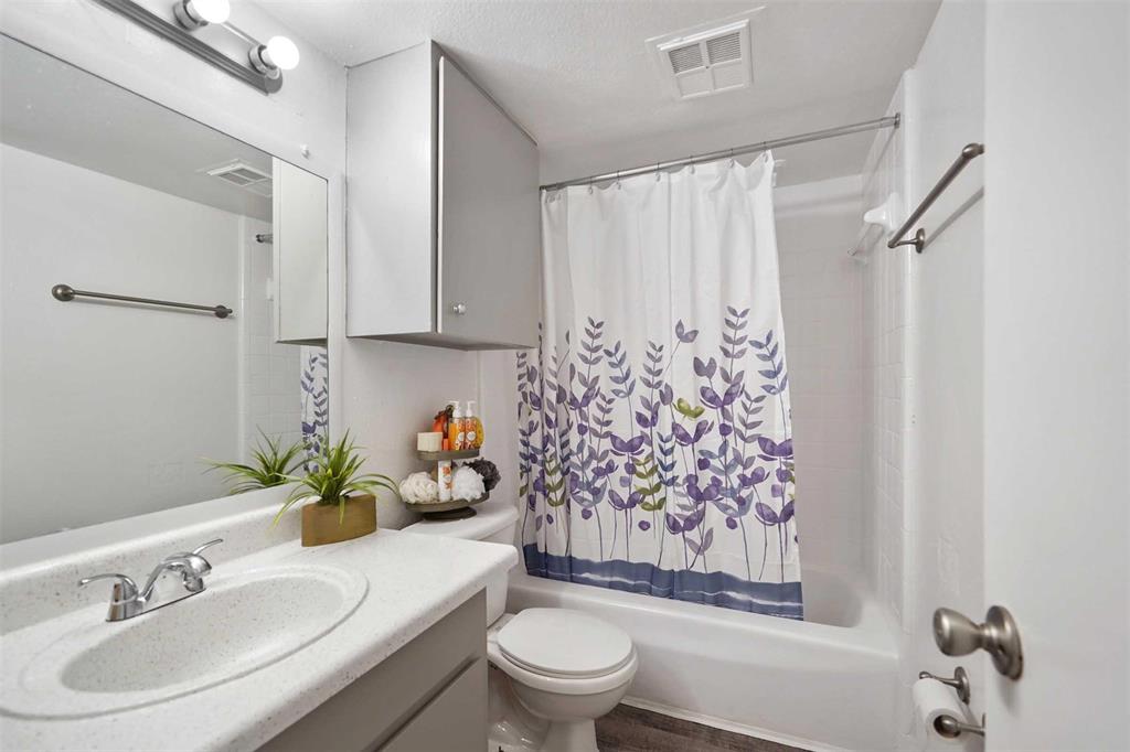 4400 Memorial Dr 10-1127