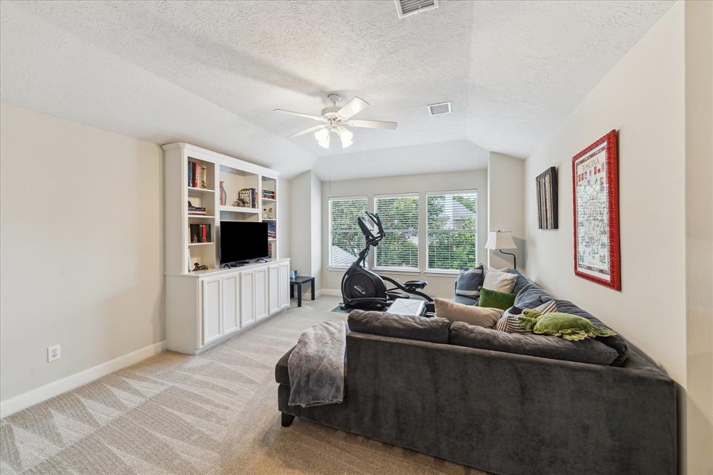 2122 Misty River Trail, Kingwood, Texas image 18