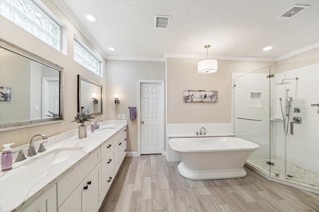 2122 Misty River Trail, Kingwood, Texas image 15