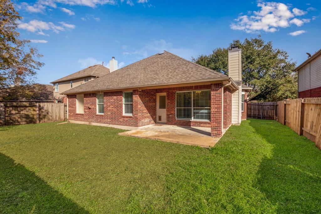 18611 Woodbreeze Drive, Humble, Texas image 35