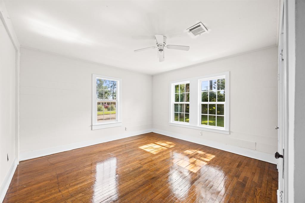 111 Conroe Drive, Conroe, Texas image 6
