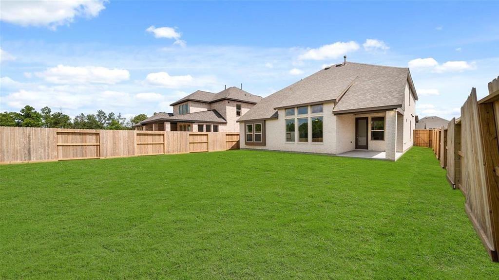 12347 Grassy Bend Drive, Mont Belvieu, Texas image 29