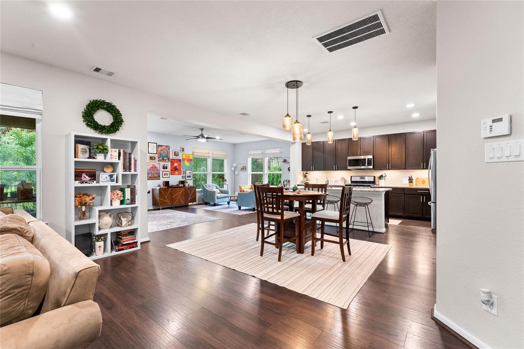 1942 Elkington Circle