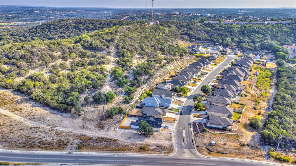 300 Holdsworth, Kerrville, Texas image 8