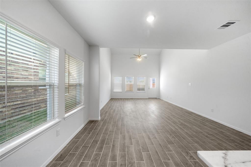2126 Sanders Brook Drive, Baytown, Texas image 11