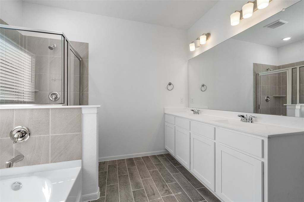 2126 Sanders Brook Drive, Baytown, Texas image 18