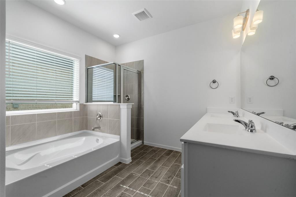 2126 Sanders Brook Drive, Baytown, Texas image 17