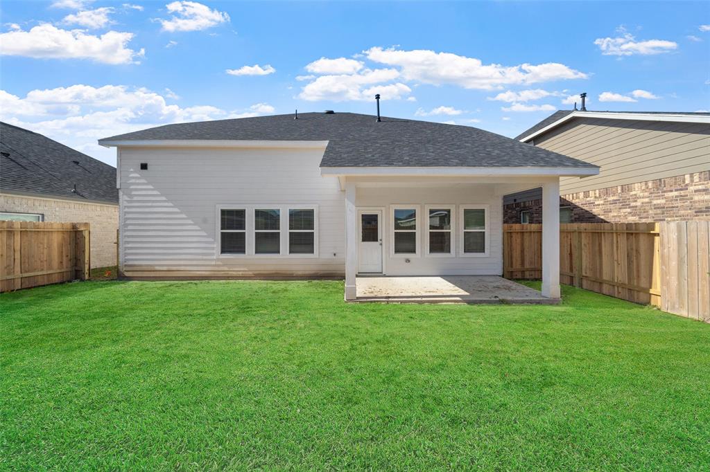 2126 Sanders Brook Drive, Baytown, Texas image 13