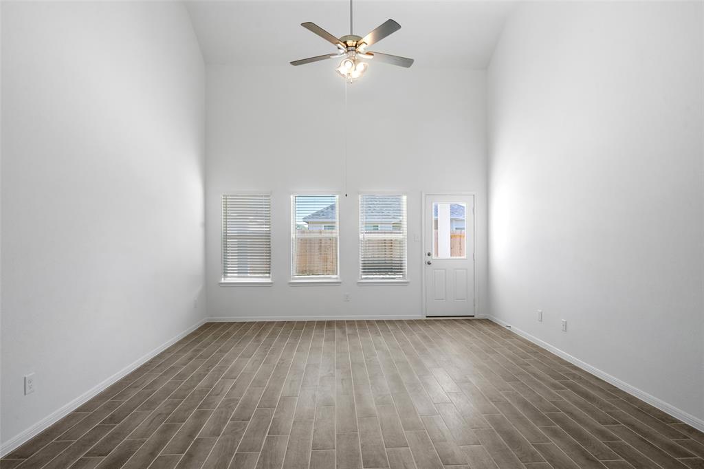 2126 Sanders Brook Drive, Baytown, Texas image 12