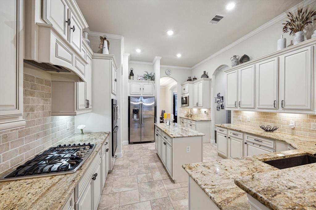 6615 Cottonwood Crest Lane, Katy, Texas image 6