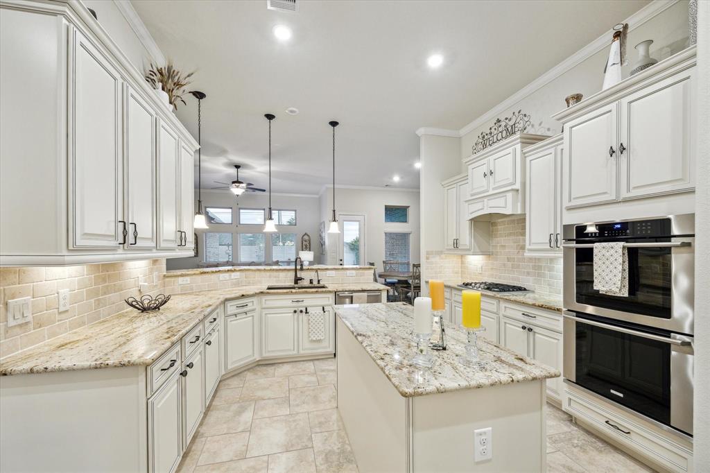 6615 Cottonwood Crest Lane, Katy, Texas image 7