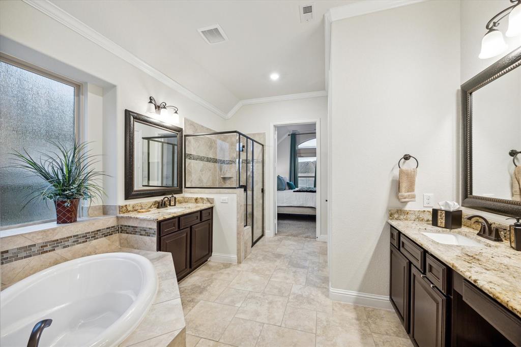 6615 Cottonwood Crest Lane, Katy, Texas image 13