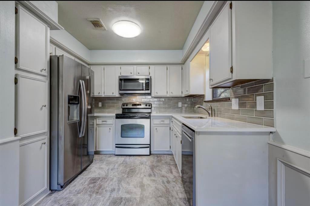 42 Dew Fall Court, The Woodlands, Texas image 10