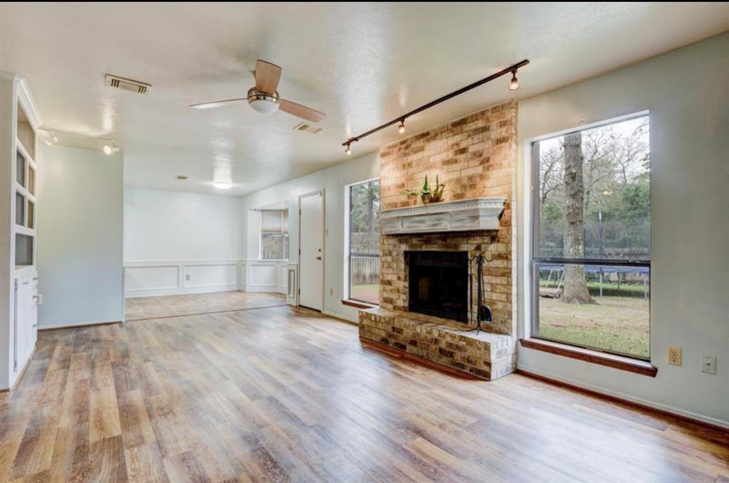 42 Dew Fall Court, The Woodlands, Texas image 5