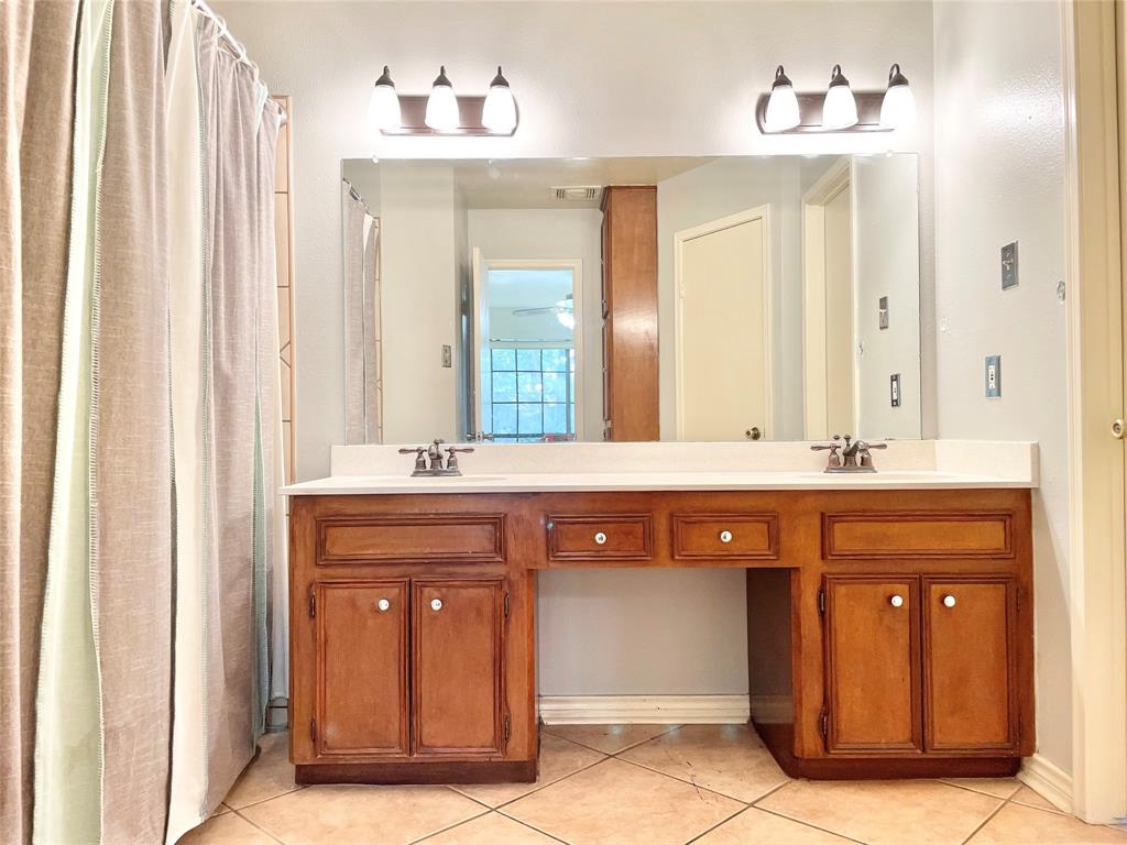 42 Dew Fall Court, The Woodlands, Texas image 16